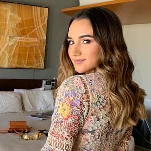 Meet your Posher, Lucia